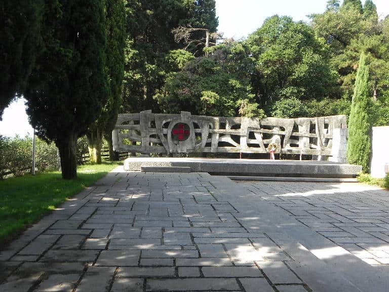 memoriale della croce rossa foto servi