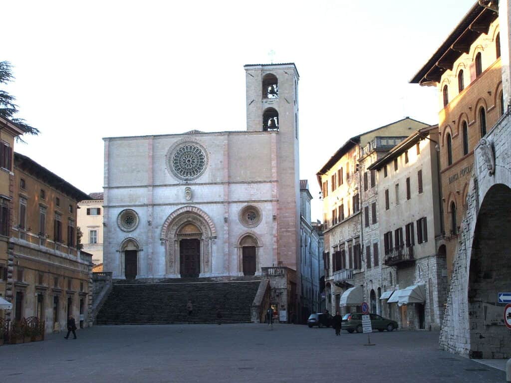 todi piazza del popolo duomo