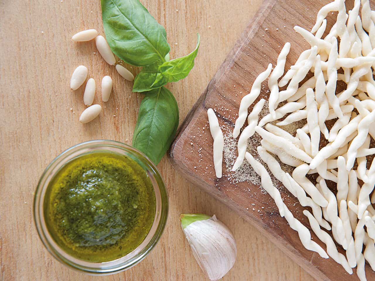 Pesto alla Genovese DOP – Tradicionális liguriai zöld bazsalikompesto, 130 g – Fratelli Carli - Image 3