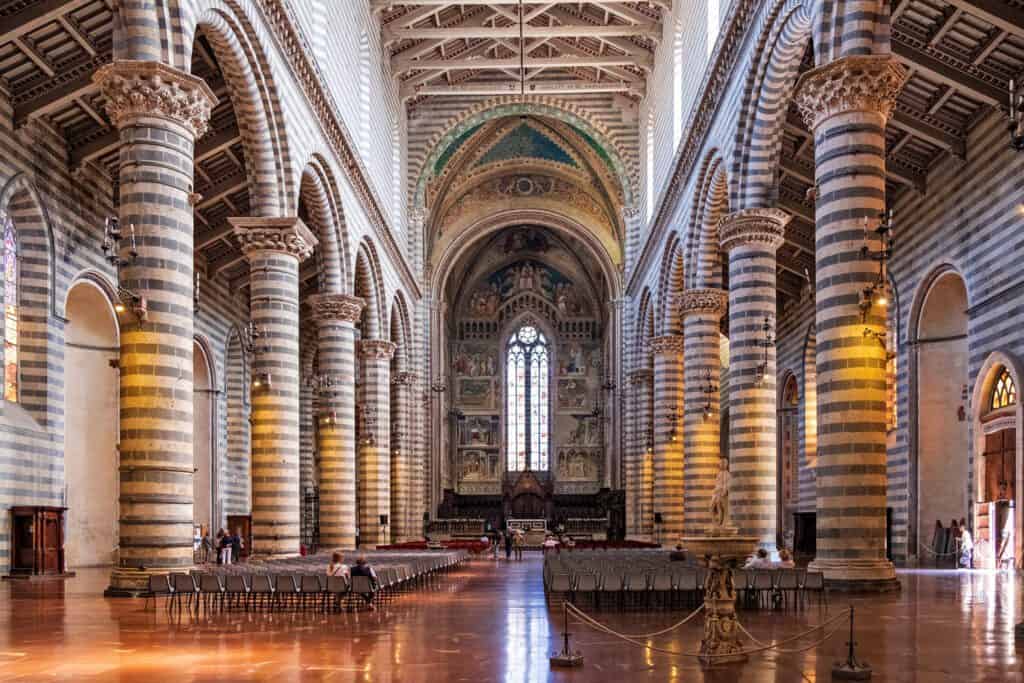 duomo santa maria assunta orvieto interno 1024x683